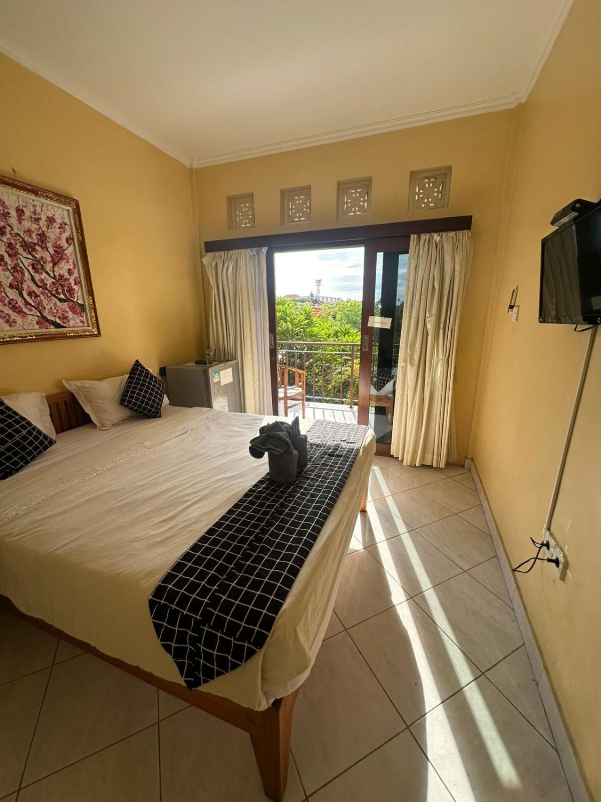 Sari Buana Bed & Breakfast Кута Екстер'єр фото