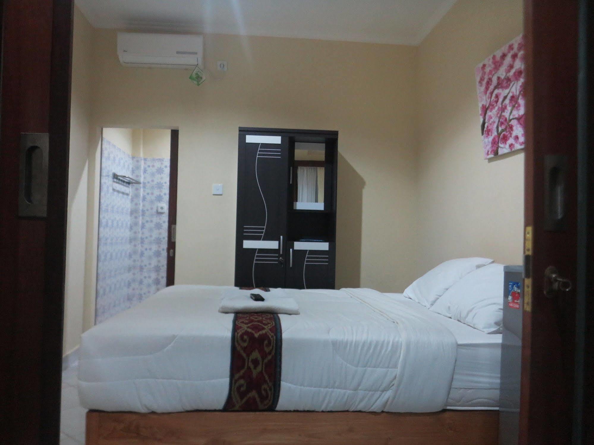 Sari Buana Bed & Breakfast Кута Екстер'єр фото