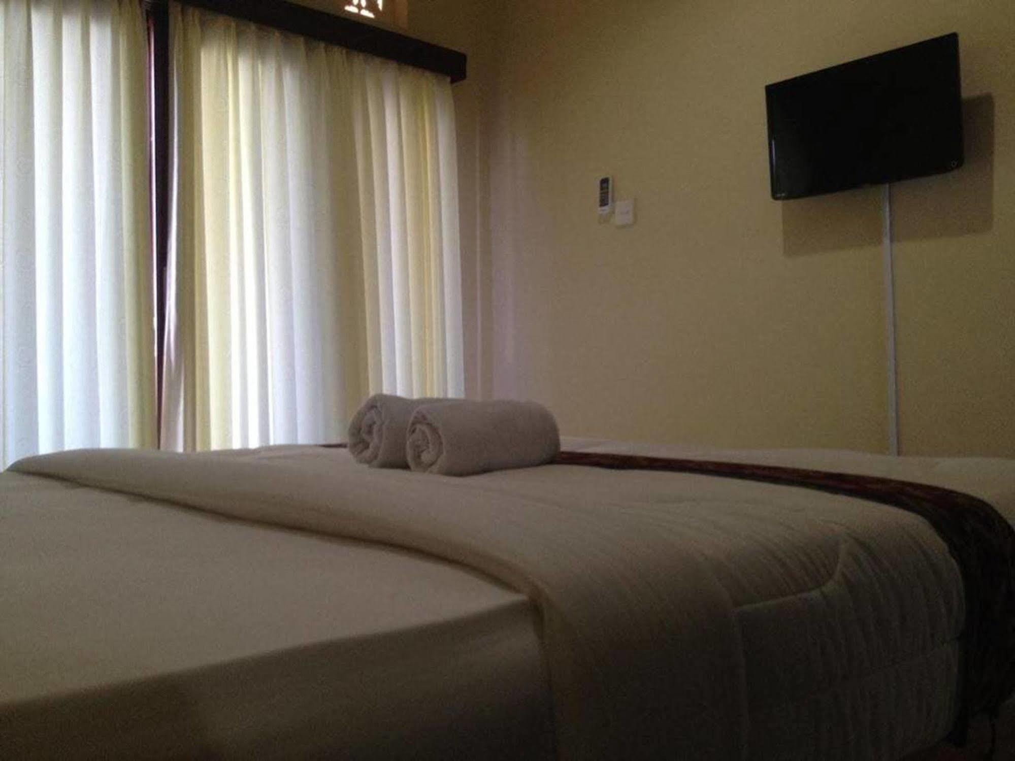 Sari Buana Bed & Breakfast Кута Екстер'єр фото
