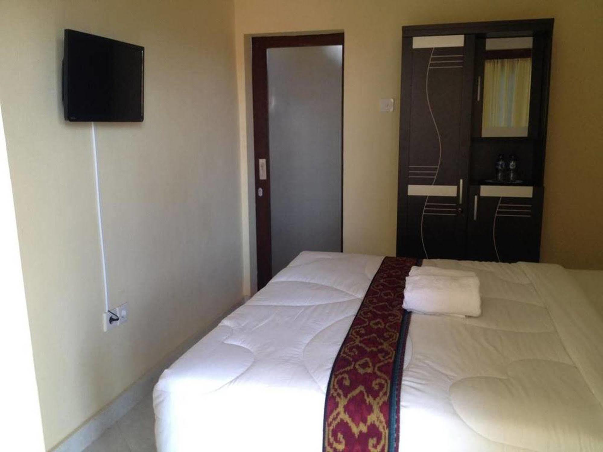 Sari Buana Bed & Breakfast Кута Екстер'єр фото
